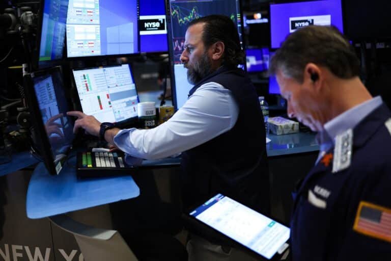 The shares collapse, the market closes after Trump refuses to rule out the recession